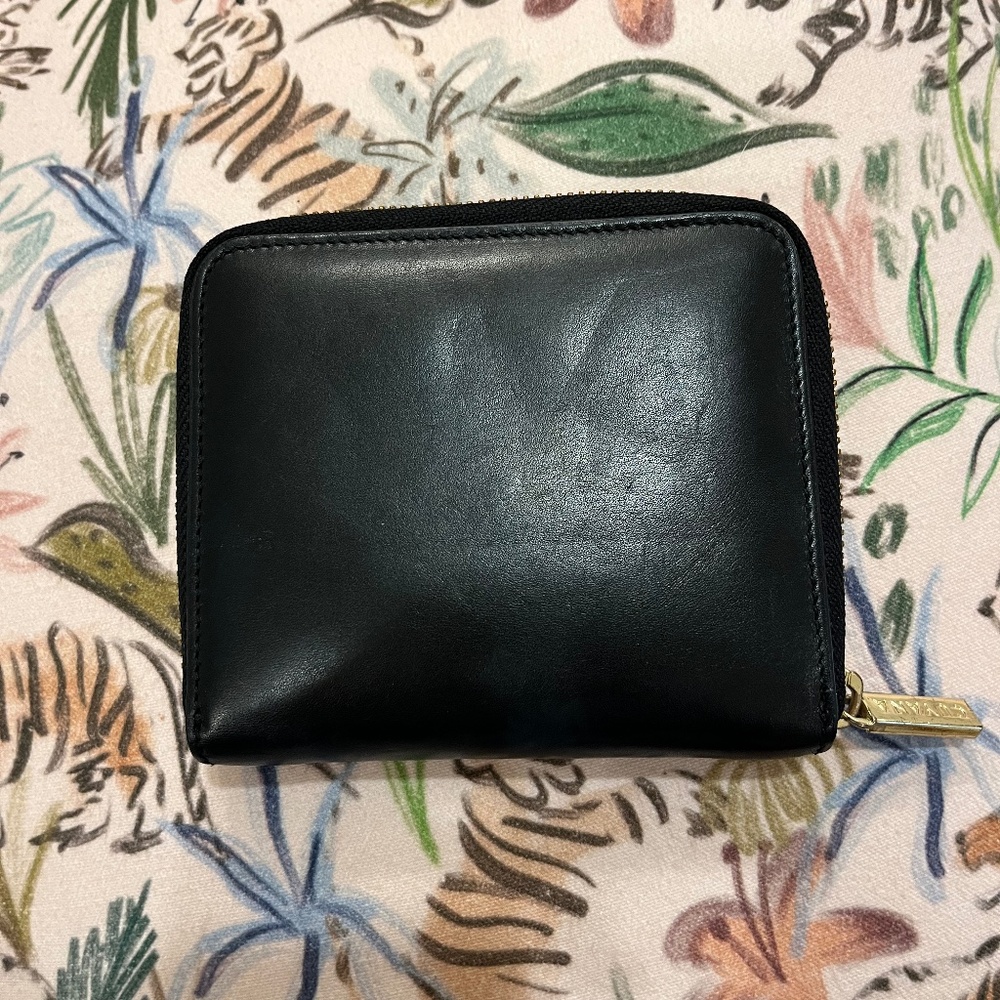 Cuyana Small Zip Wallet in Smooth Black Leather